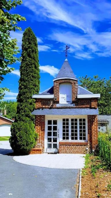 Studio En Rez De Jardin Avec Terrasse Privee - Le Petit Chateau Avesnois - Tv - Wifi - Logement Complet Avesnes-sur-Helpe Exterior photo